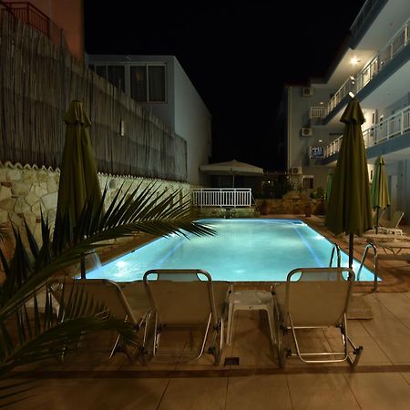 Kiwi Apartments Nea Fokea Exterior photo