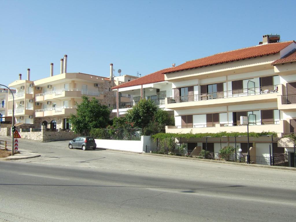 Kiwi Apartments Nea Fokea Exterior photo